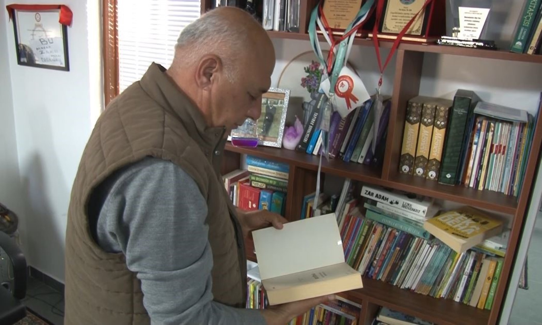Mahalleli Kitap Okuyor (2)