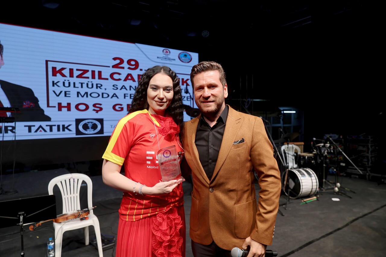 Meltem Leylekoğlu, Tavas'ta Hayranlarıyla Buluştu (1)