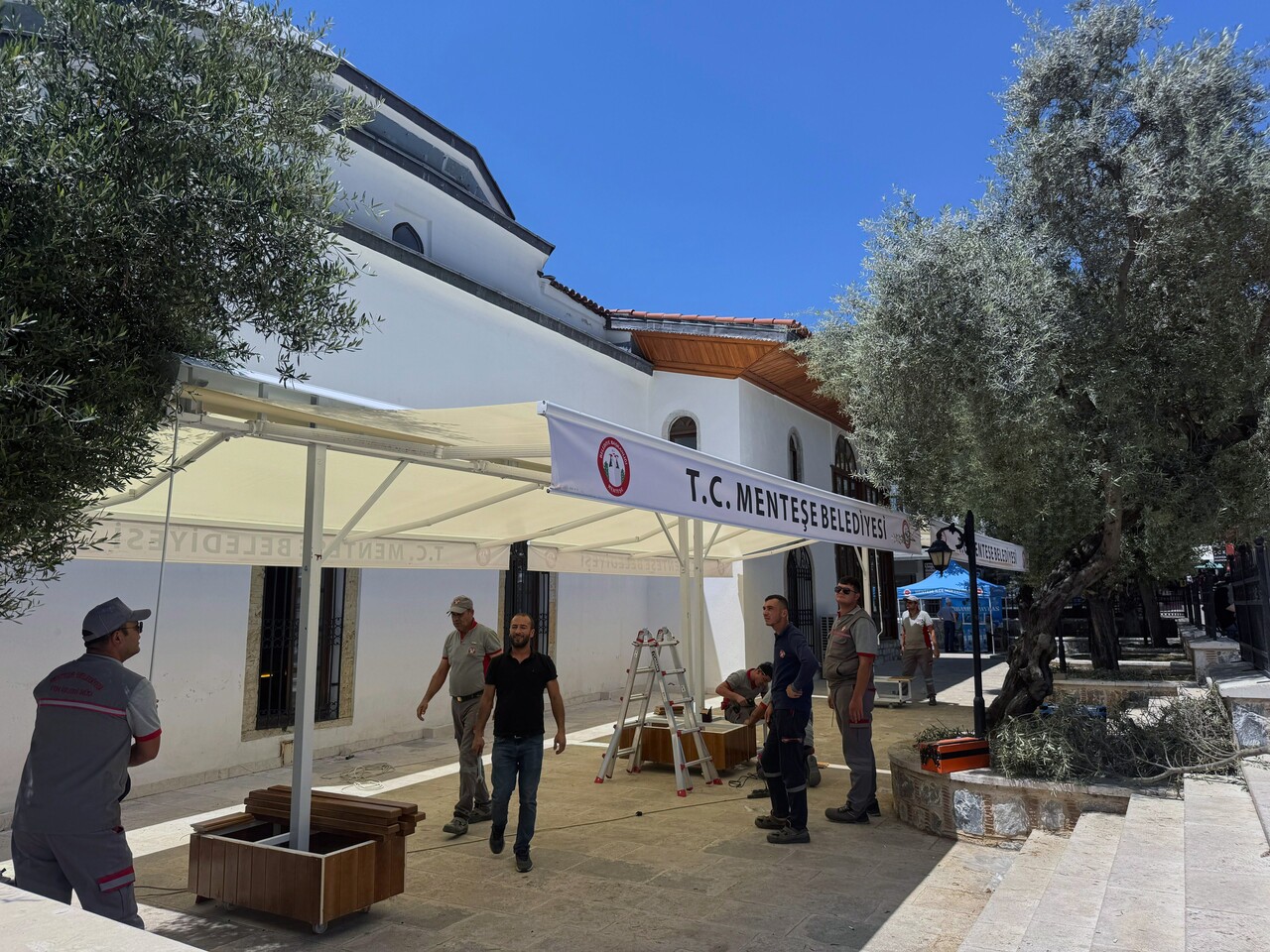 Mentese Belediyesi Kursunlu Camiinin Tentesini Yeniledi (2)