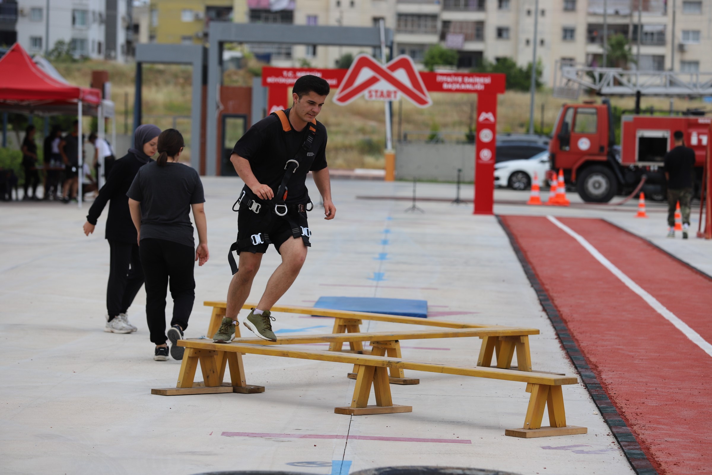 Mersin'de Itfaiye Eri Adayları Parkur Sınavına Hazırlanıyor (5)