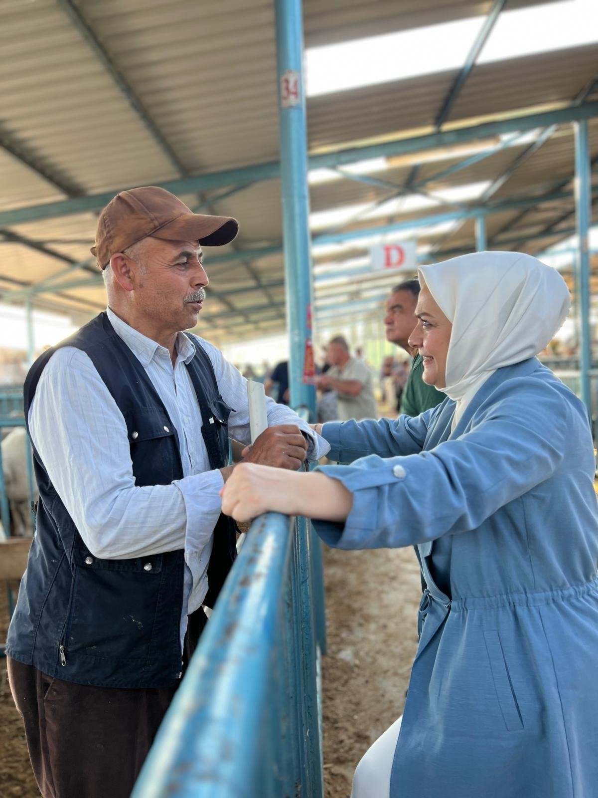 Milletvekili Sema Silkin Ün Kurban Pazarında Yetiştiricileri Dinledi (1)