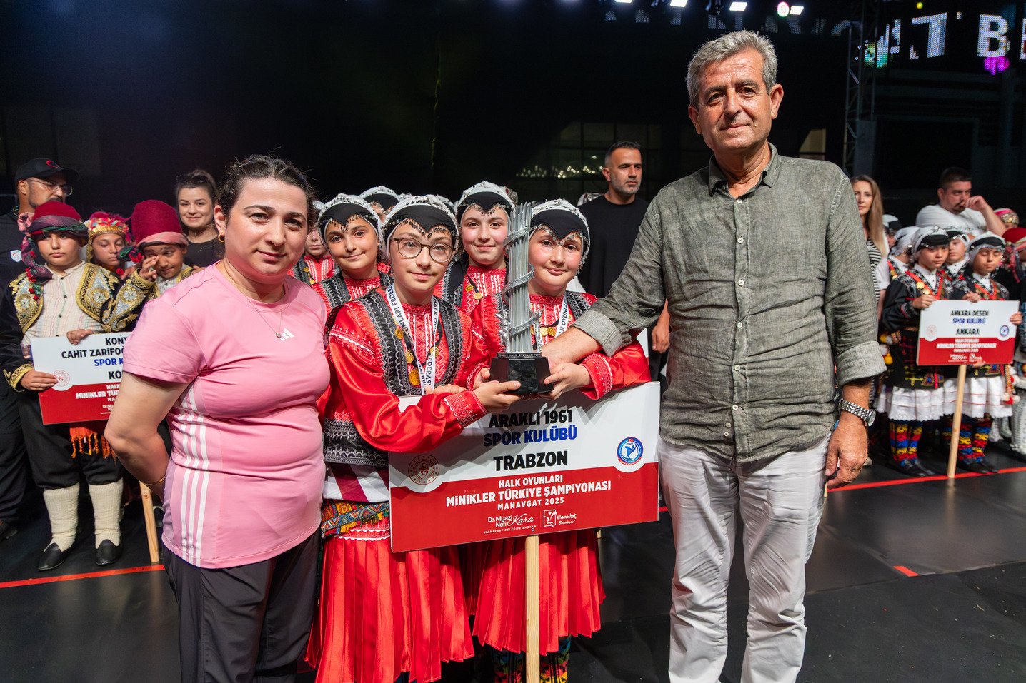 Minikler Türkiye Halk Oyunları Şampiyonası Manavgat’ta Coşkuyla Sona Erdi (3)