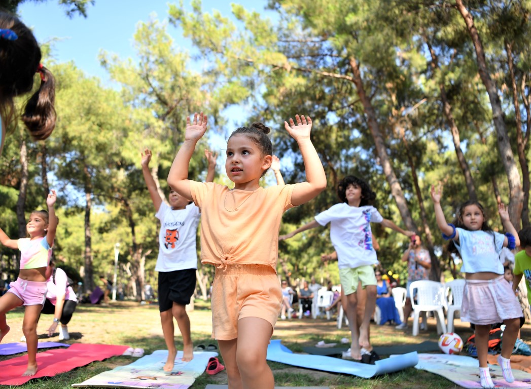 Müzi̇ği̇n Ri̇tmi̇ Hayatpark’ta Yoga İle Bi̇rleşecek (2)