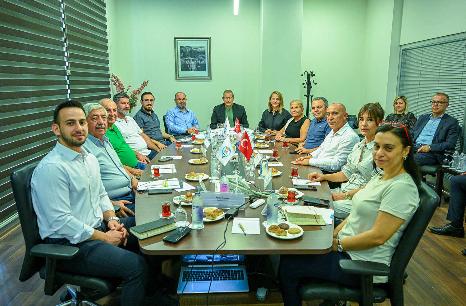 O Sektör Imajını Düzeltmeye Çalışıyor (1)