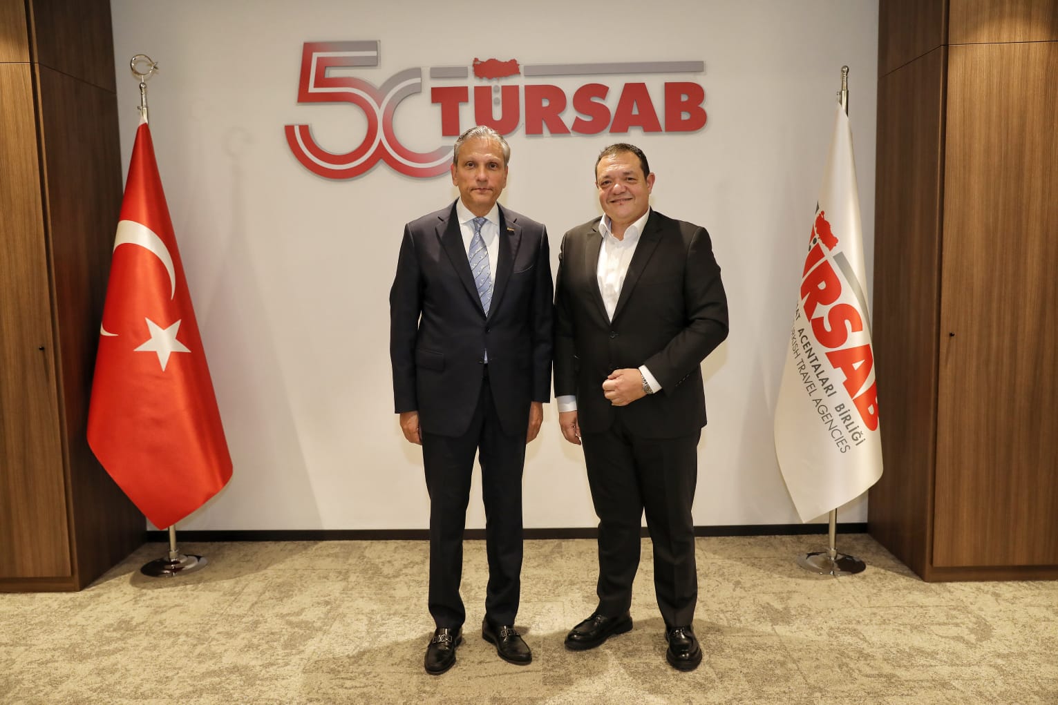 Onur Ozer Kimdir