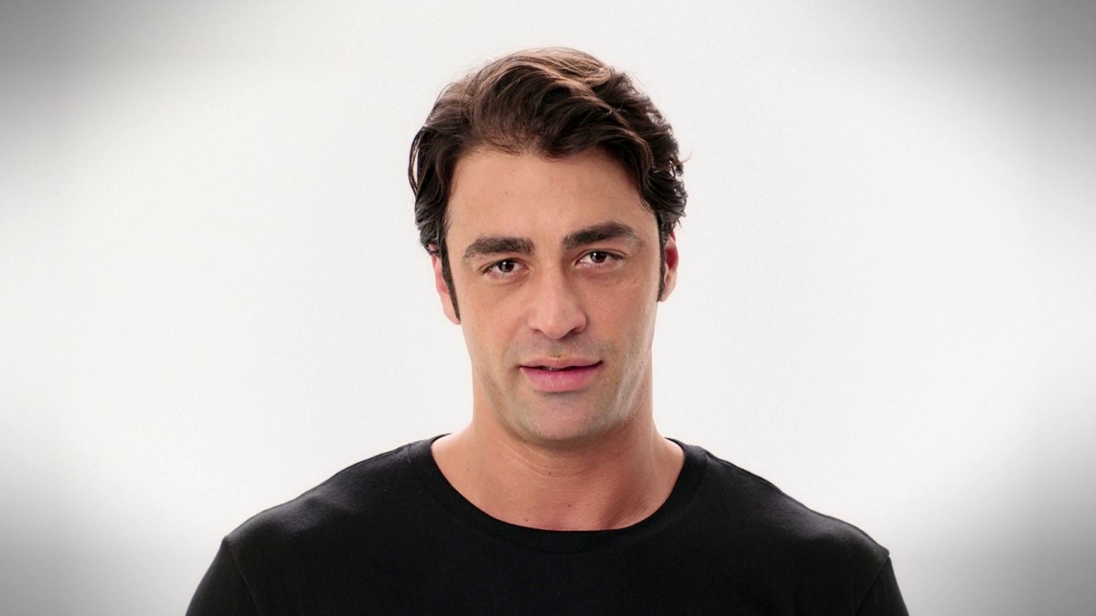 Sarp Levendoğlu Evli Mi 5