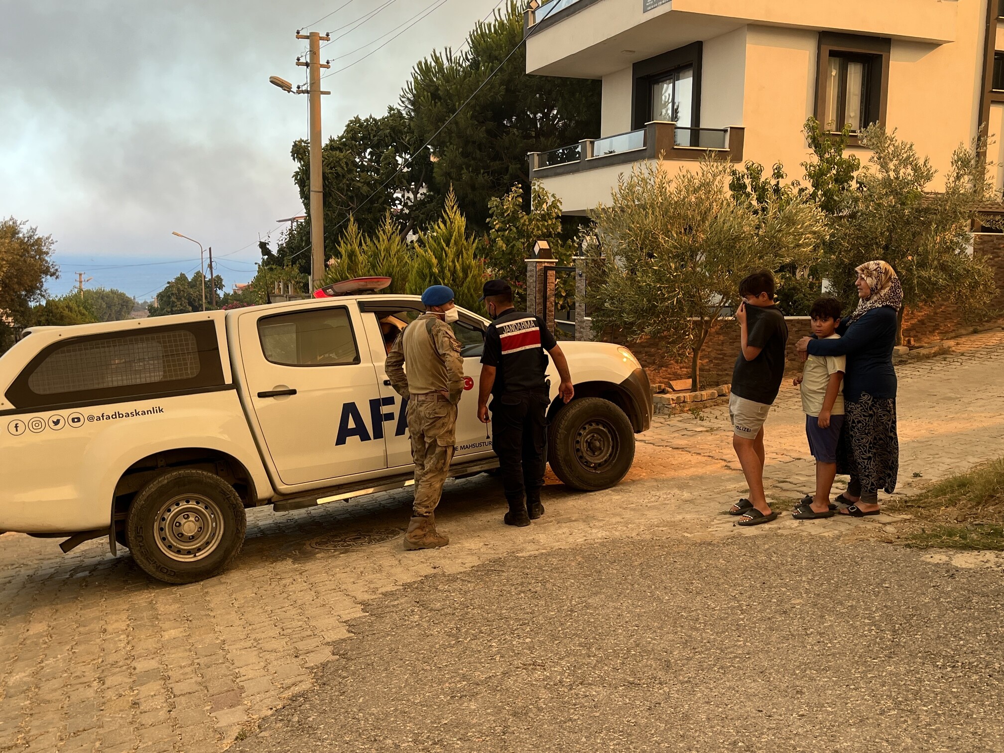 Seferihisarda Yangin Mahalleye Yaklasti (2)