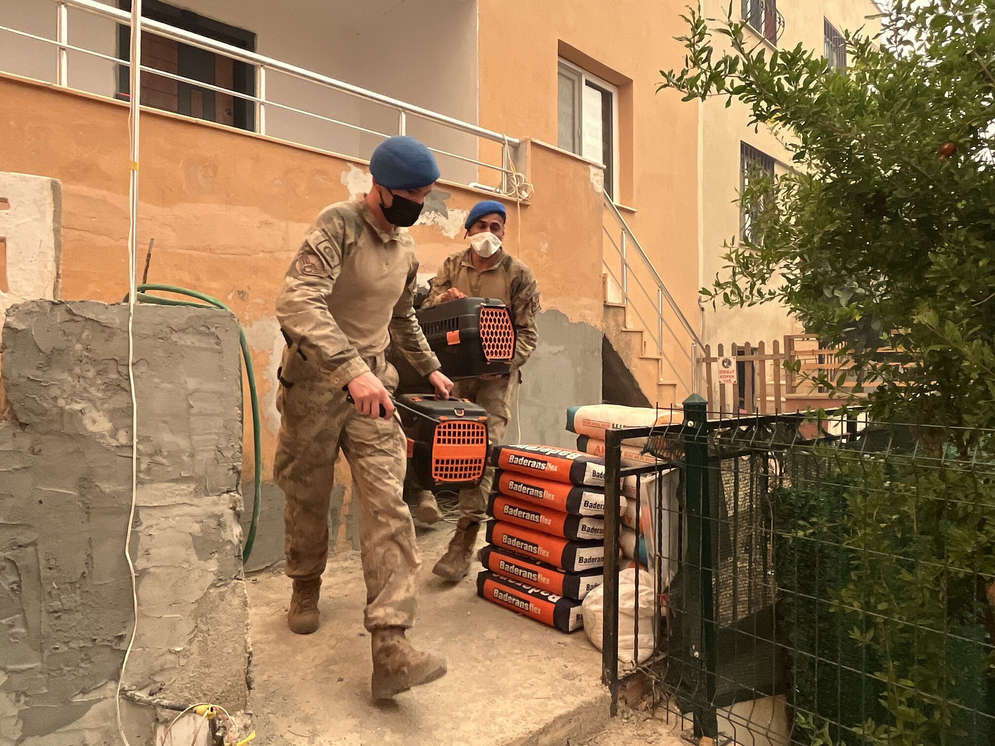 Seferihisarda Yangin Mahalleye Yaklasti (3)