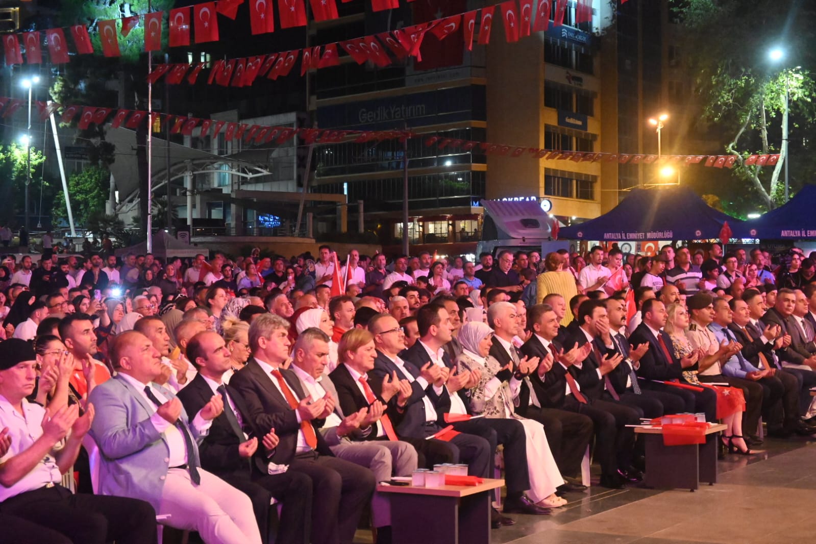 15 Temmuz Anma Programi Cumhuriyet Meydani (6)