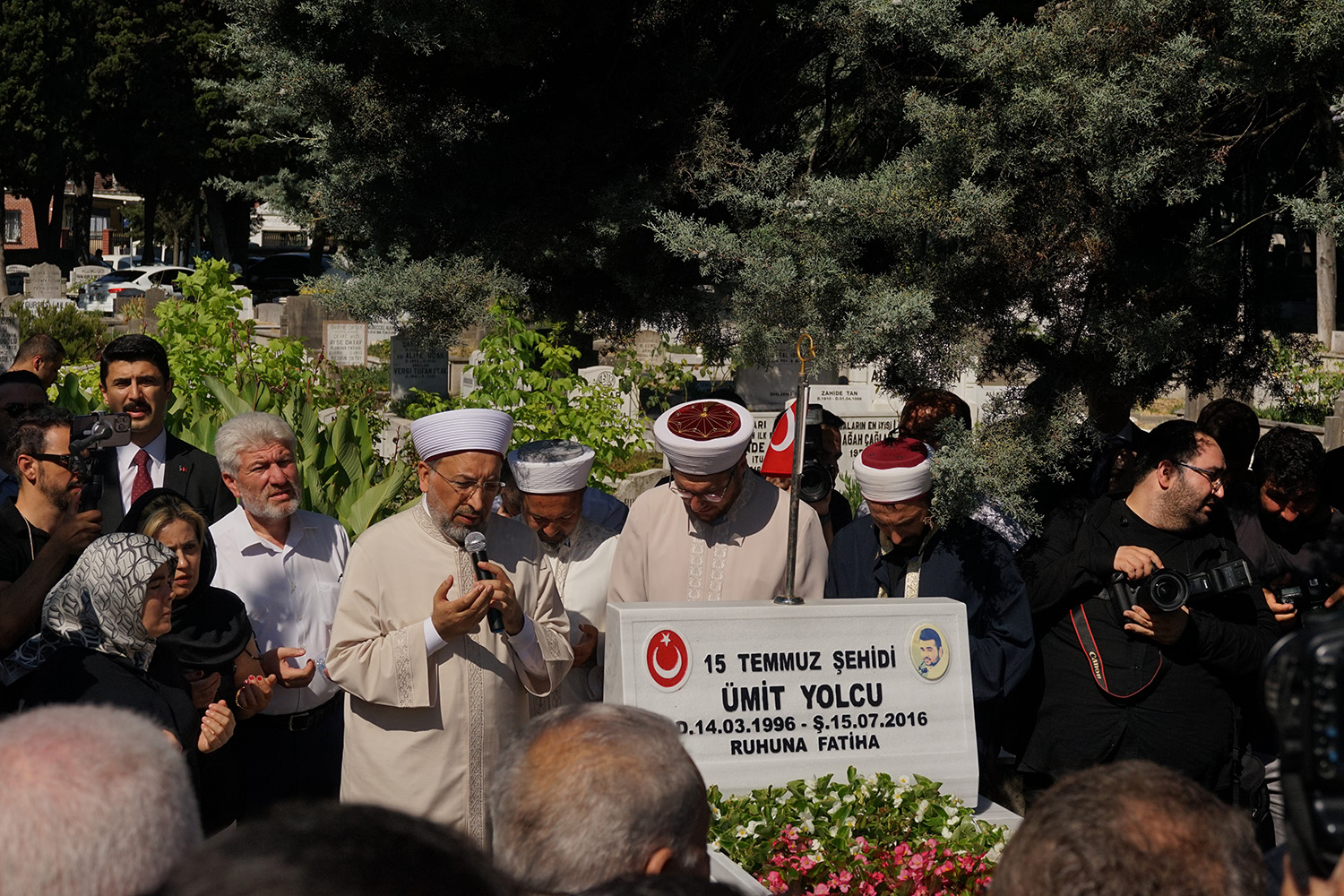 15 Temmuz Şehitleri Edirnekapı Şehitliği’nde Dualarla Anıldı (1)