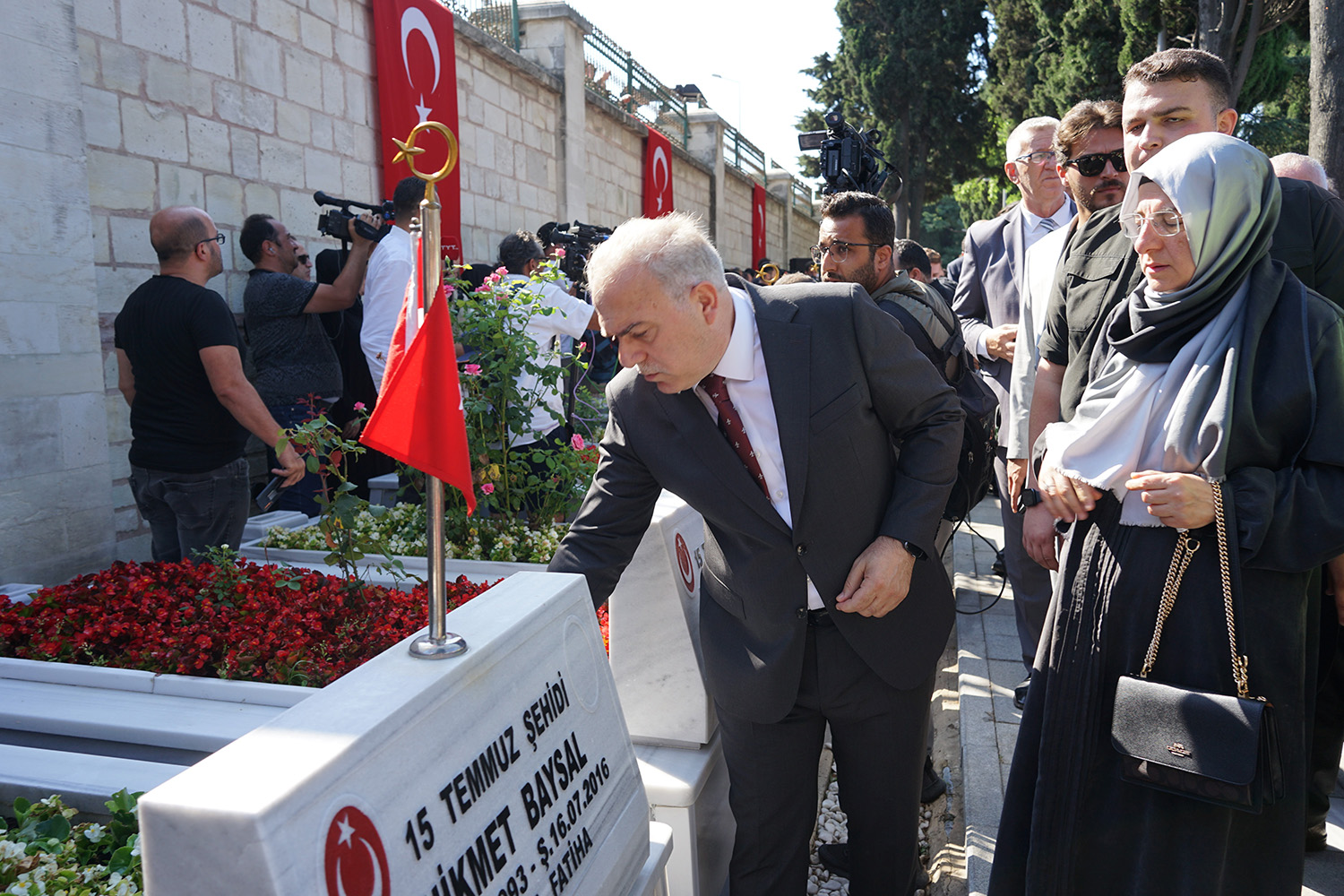 15 Temmuz Şehitleri Edirnekapı Şehitliği’nde Dualarla Anıldı (3)