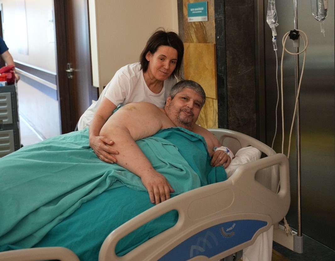 310 Kiloluk Hasta, Sedyede Geldiği Hastaneden Yürüyerek Çıktı (6)