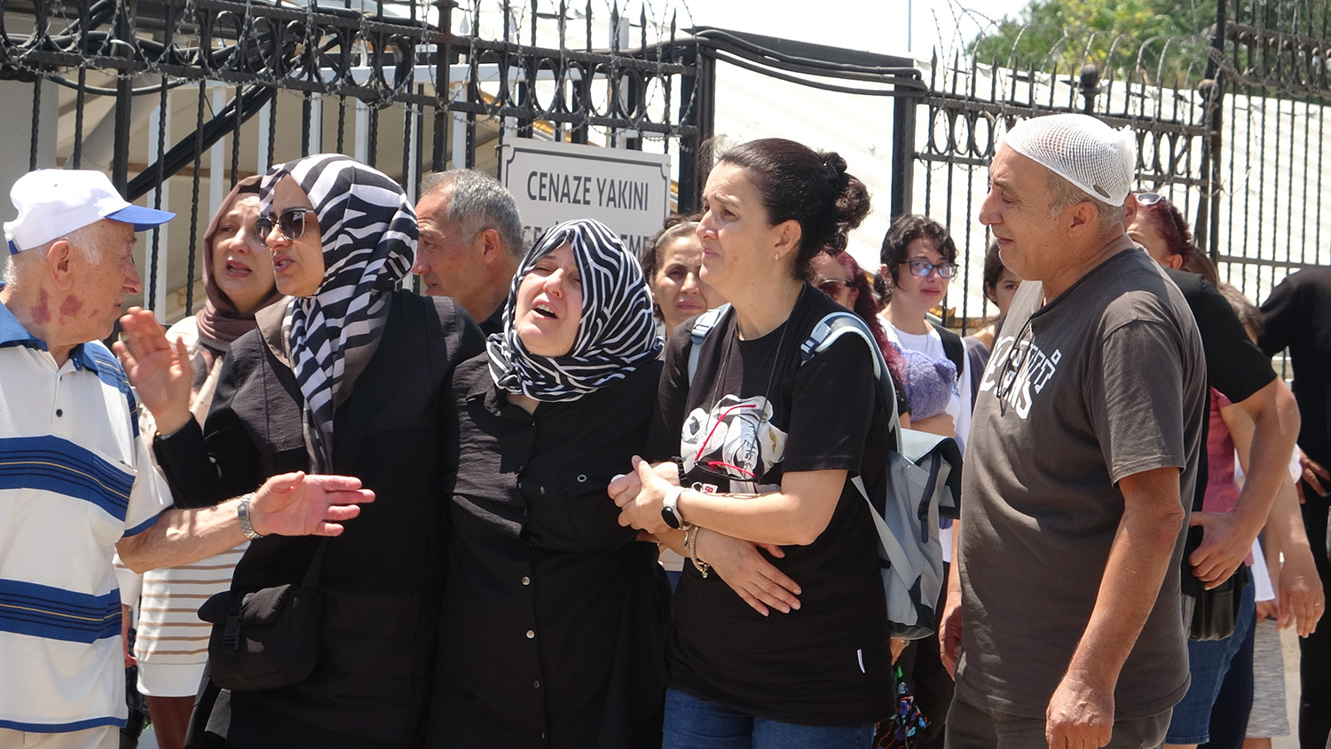 Acılı Annenin Feryadı Yürekleri Dağladı (1)