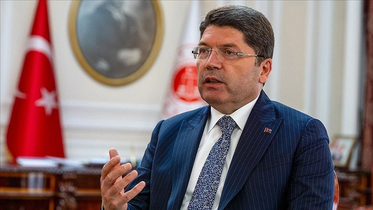 Adalet Bakani Tunc