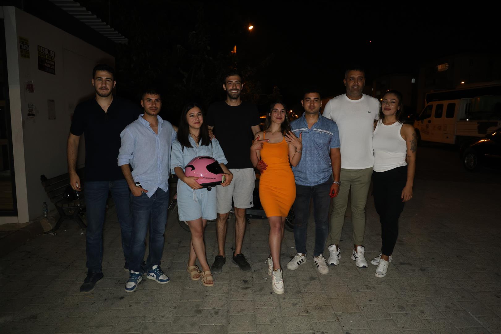Adana'da Ortalığı Karıştıran Evlilik Teklifi En Mutlu Günleri Karakolda Bitti (1) (Large)