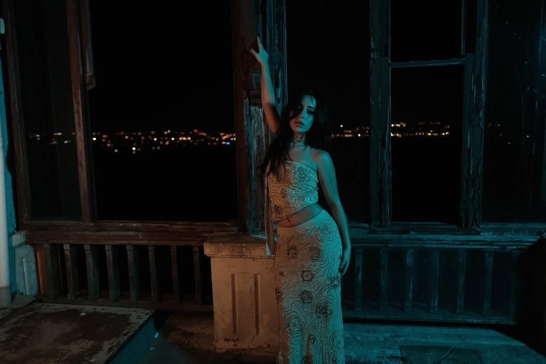 Afra Kaç Yaşında 2