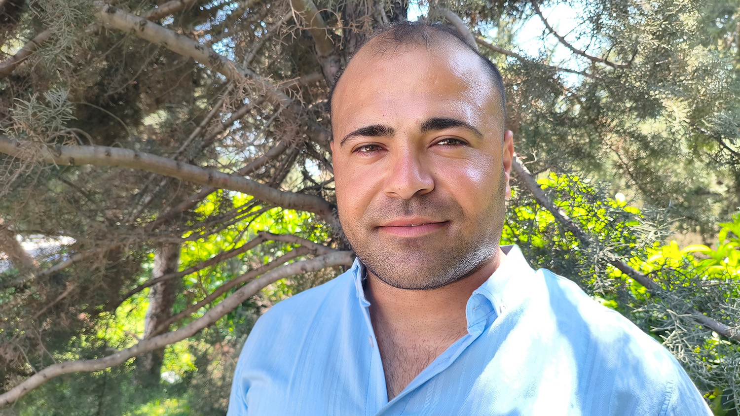Ağaç Gölgesinde Ürküten Manzara, Fareyi Yutmaya Çalışan Yılanla Göz Göze Geldi (1)