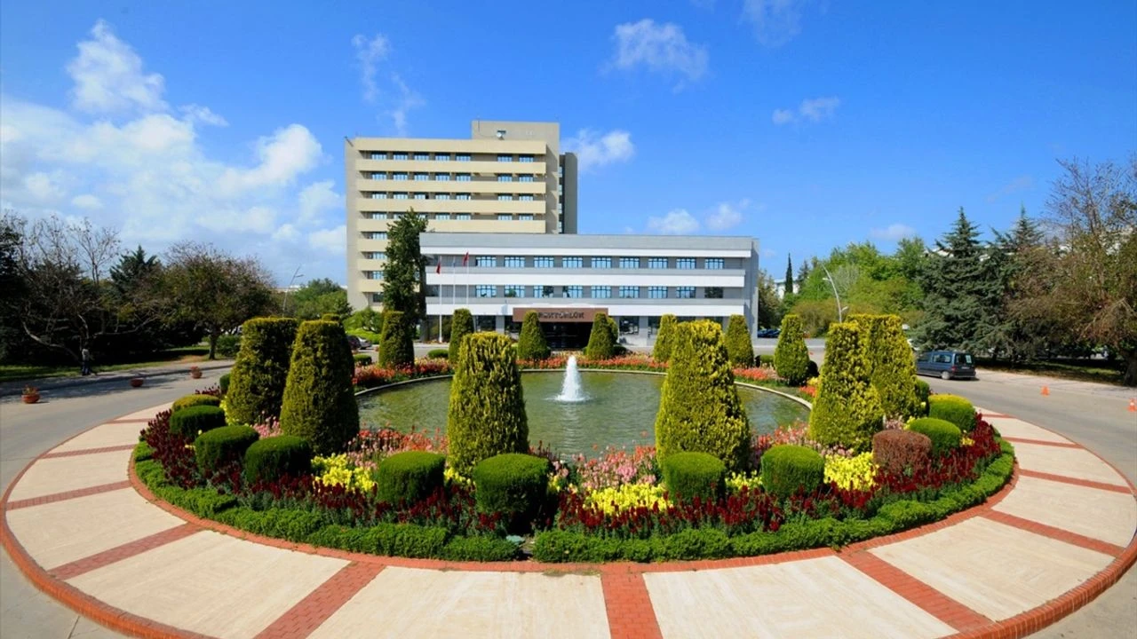 Akdeniz Universitesi Sozlesmeli Personel Alimi Yapacak-2