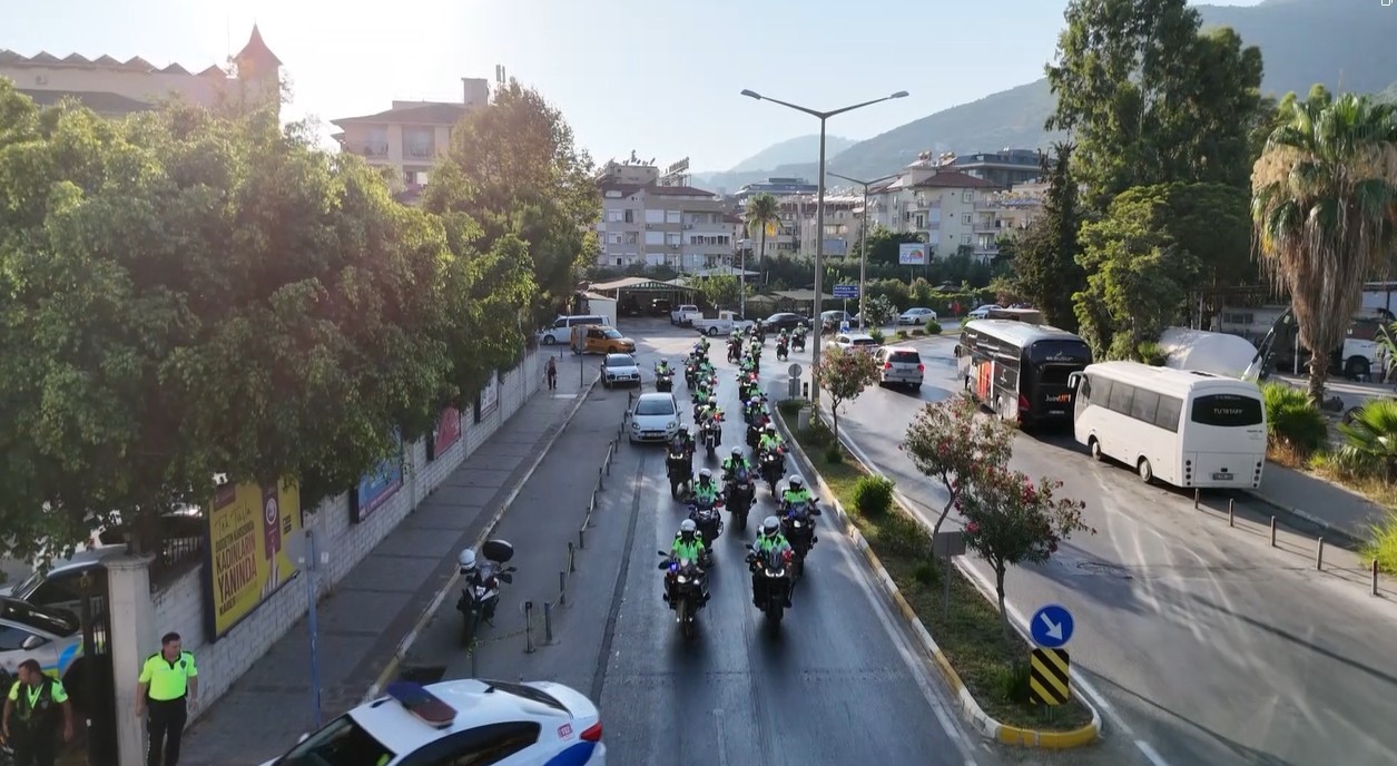 Alanya'da Denetimlerde 2 Bin 140 Sürücü Ve Yolcuya Cezai Işlem Uygulandı (1)