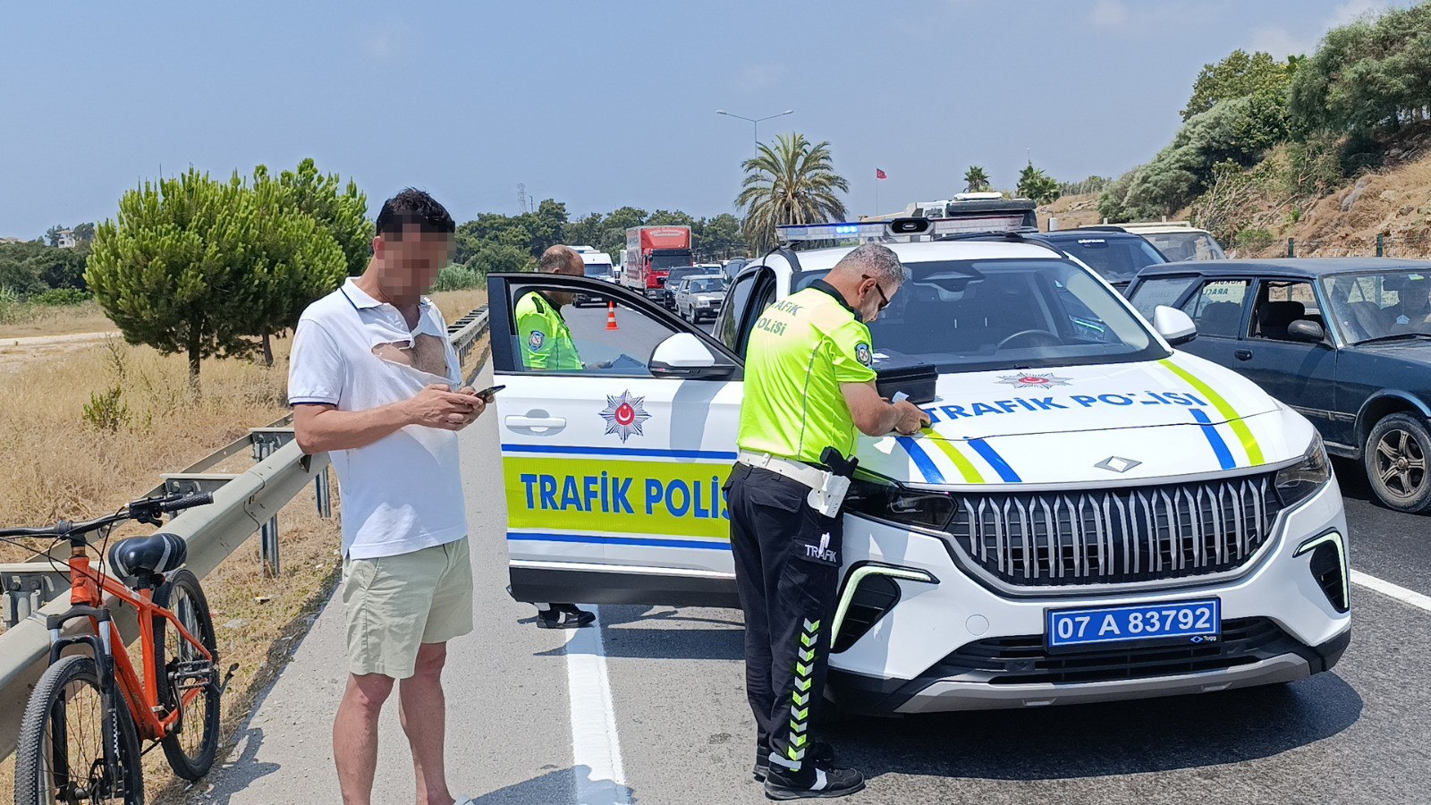 Alkollü Sürücü Otomobile Çarpıp Kaçtı, Kovalamaca Sonucu Yakalandı (4)