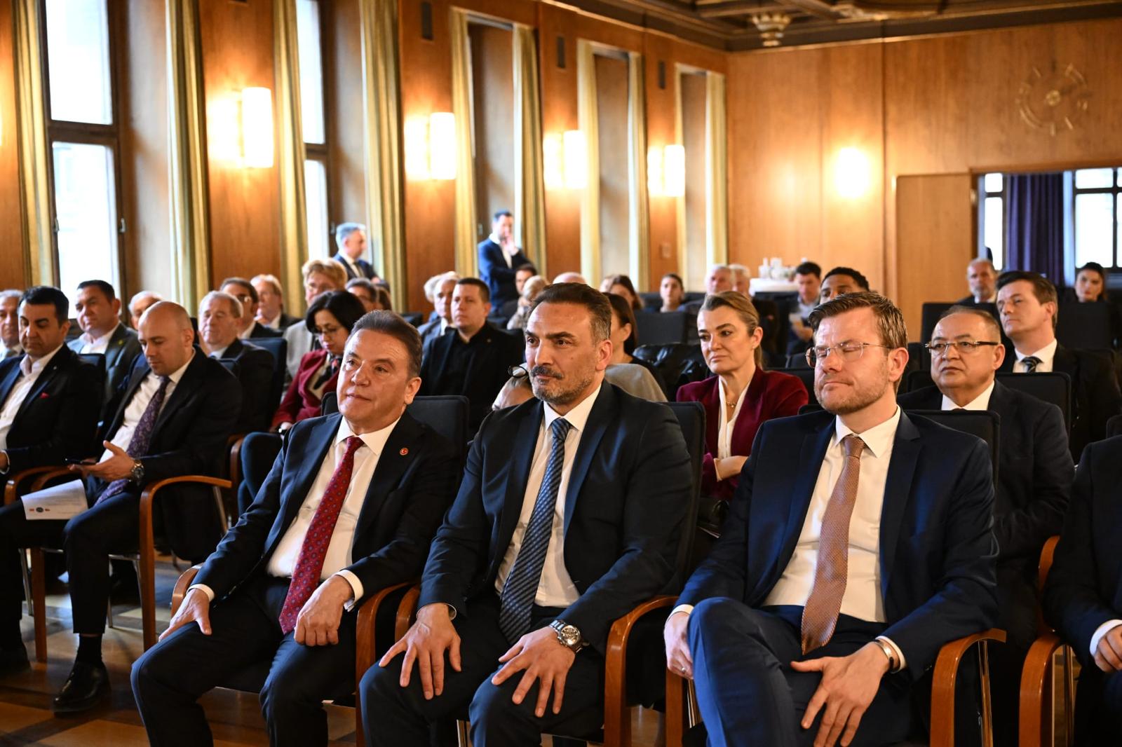 Almanyadan Tepki Geldi (2)