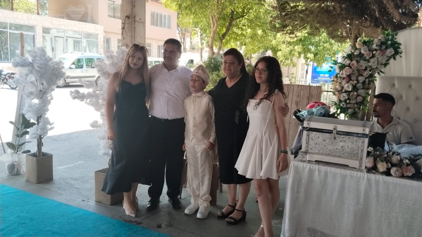 Anne Babasi Olen Yegenine Sahip Cikti Jpg (2)