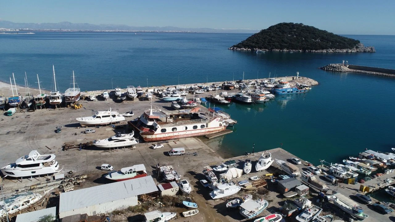 Antalya Balıkçı Barınağı’nda Yeni Gelişme! Tehditler Canından Bezdirdi (2)