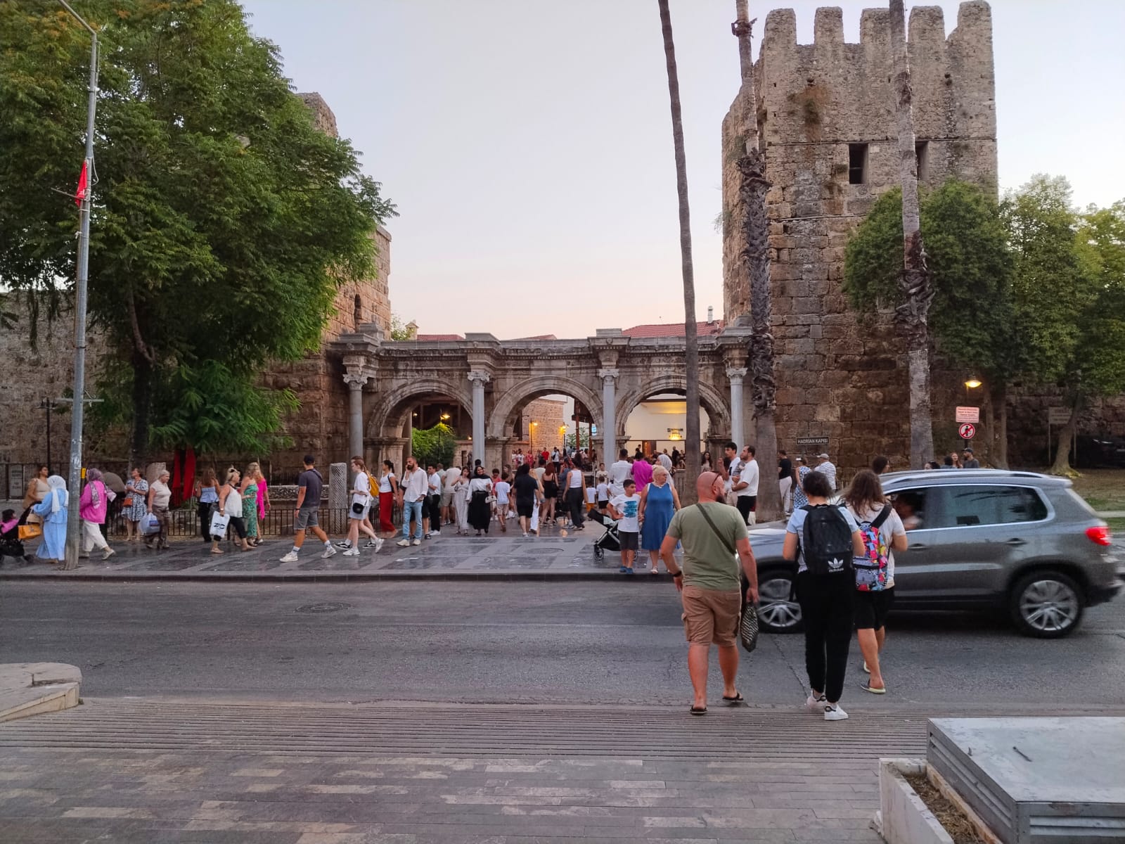 Antalya Işıklar Caddesi
