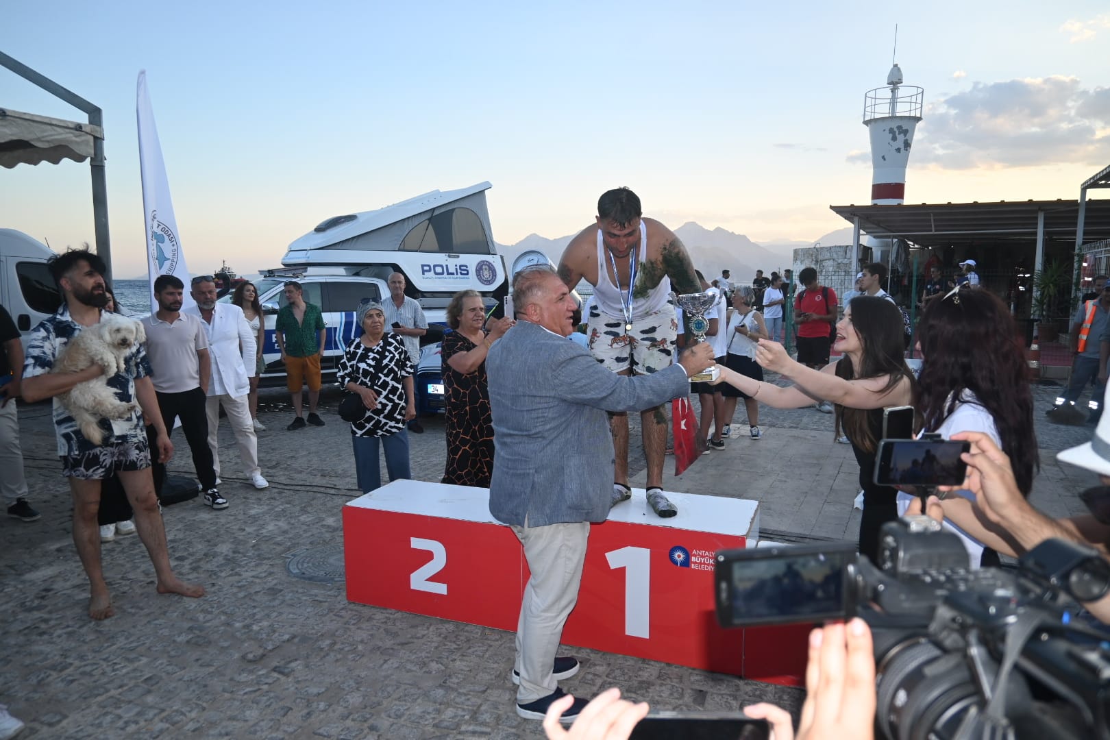 Antalya Limaninda Yagli Direk Yarismasi (1)