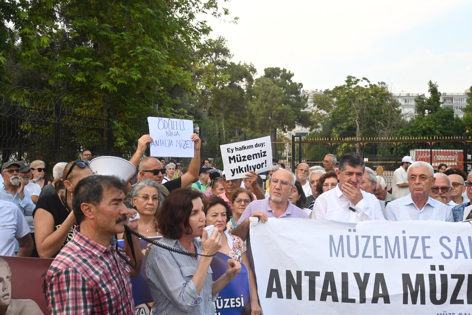Antalya Muzesi Kapatma Eylem (7)