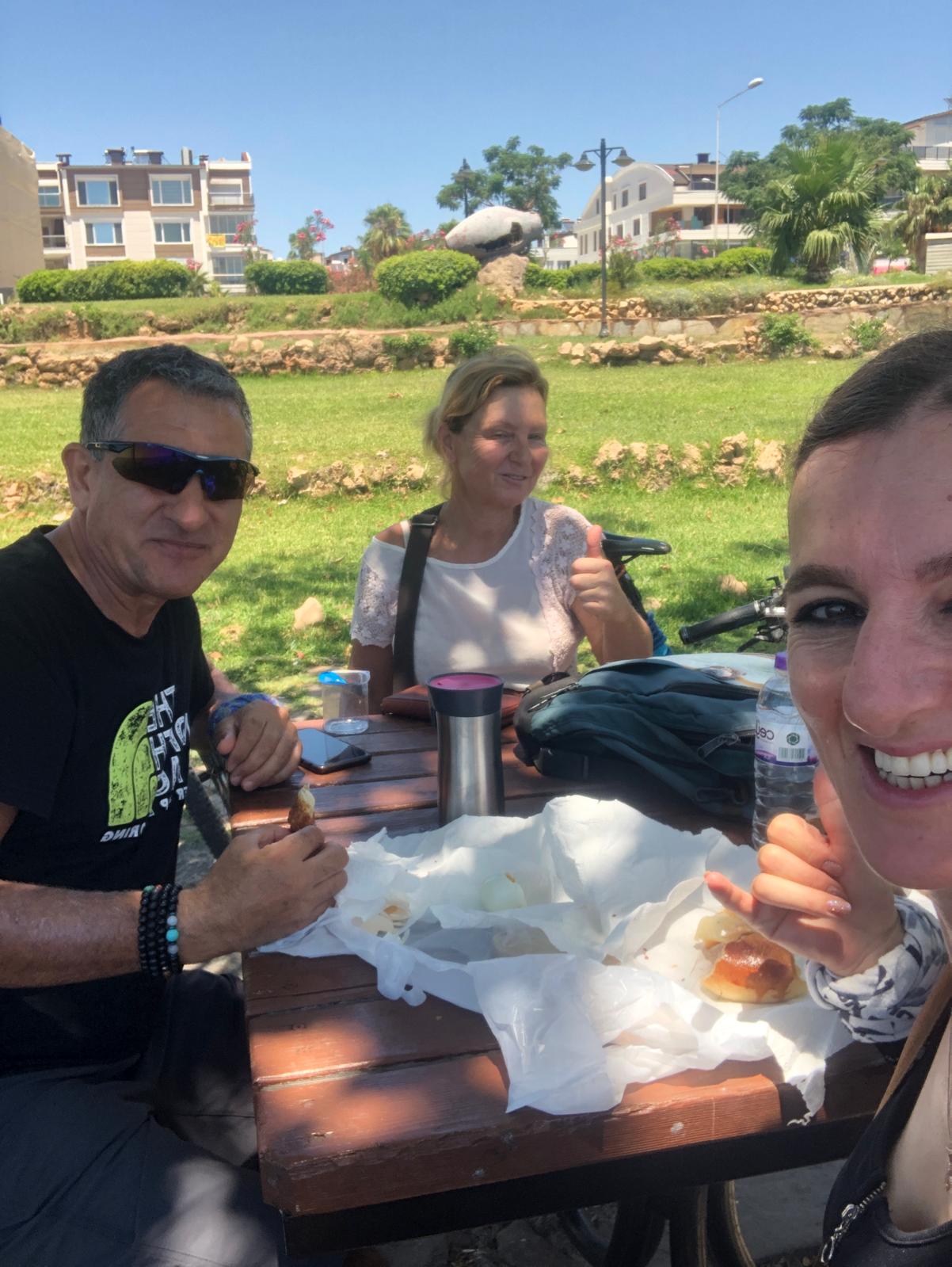Antalya’da Iki Arkadaşın Yaptıkları Turisti Gözyaşlarına Boğdu (6)