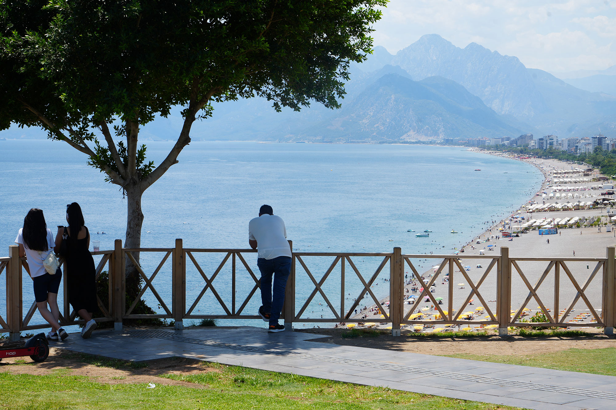 Antalya’da Sahilleri Boş Kaldı! Antalya Uzun Zamandır Ilk Kez Boş (4)