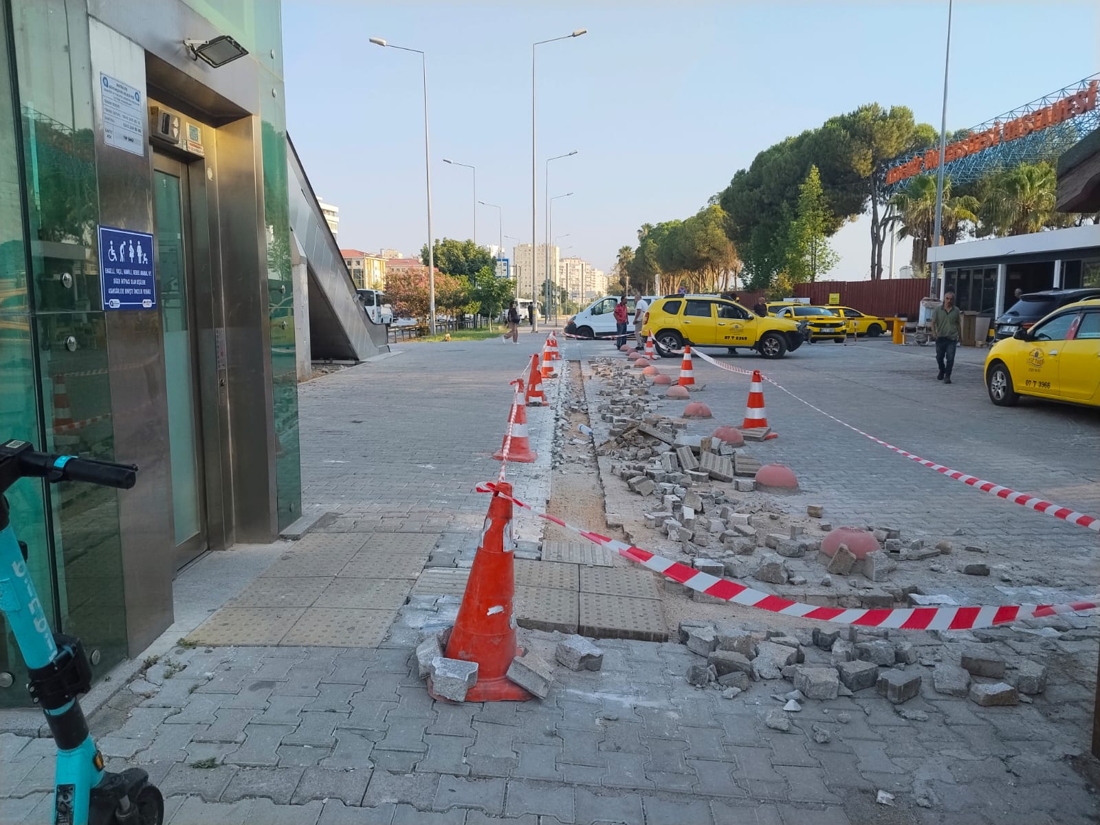 Asansör Önüne Araç Park Sorunu Çözüme Kavuştu
