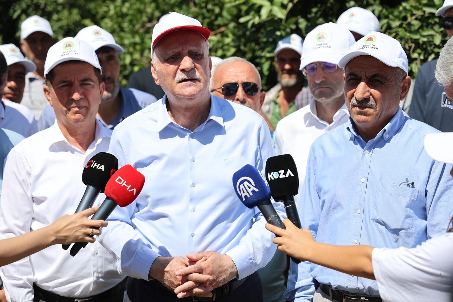 Bakan Bayraktar Adanada Ciftciyi Ziyaret Etti (1)