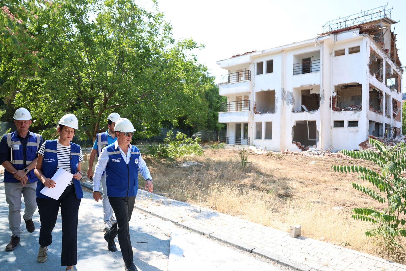 Başkan Aras, Huzurevi Yenileme Çalışmalarını Inceledi (1)