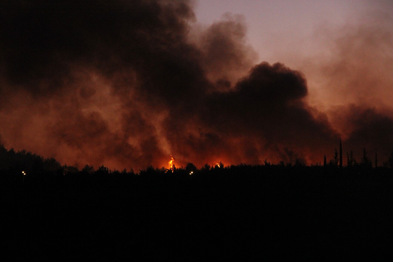 Bucada Yangin Yerlesim Yerlerine Ulasti (2)