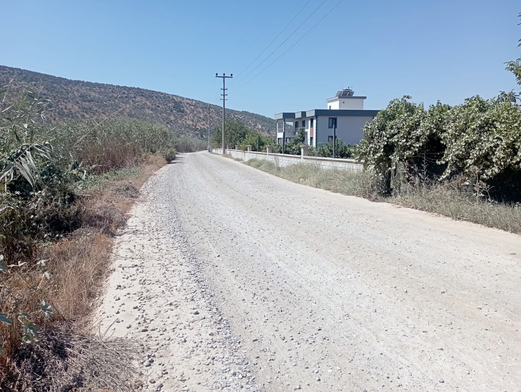 Büyükşehir’den Milas’ta Yol Yenileme Çalışması (1)