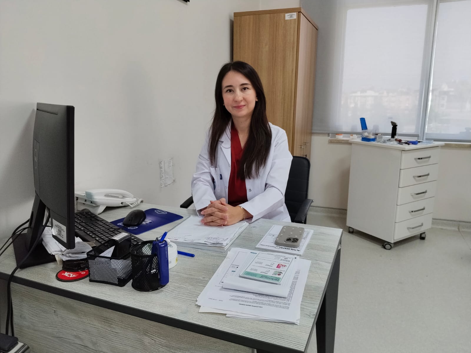 Diş Doktoru Simge Akin