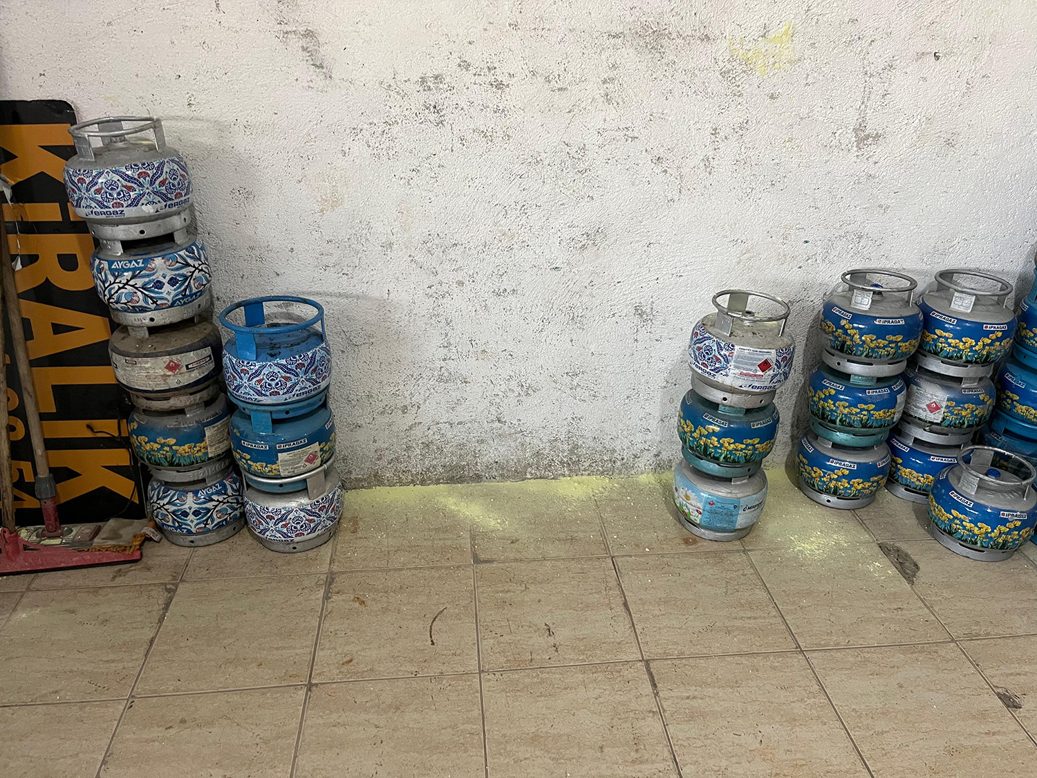 Dükkana Giren Yılan, Esnafı Sokağa Fırlattı (5)