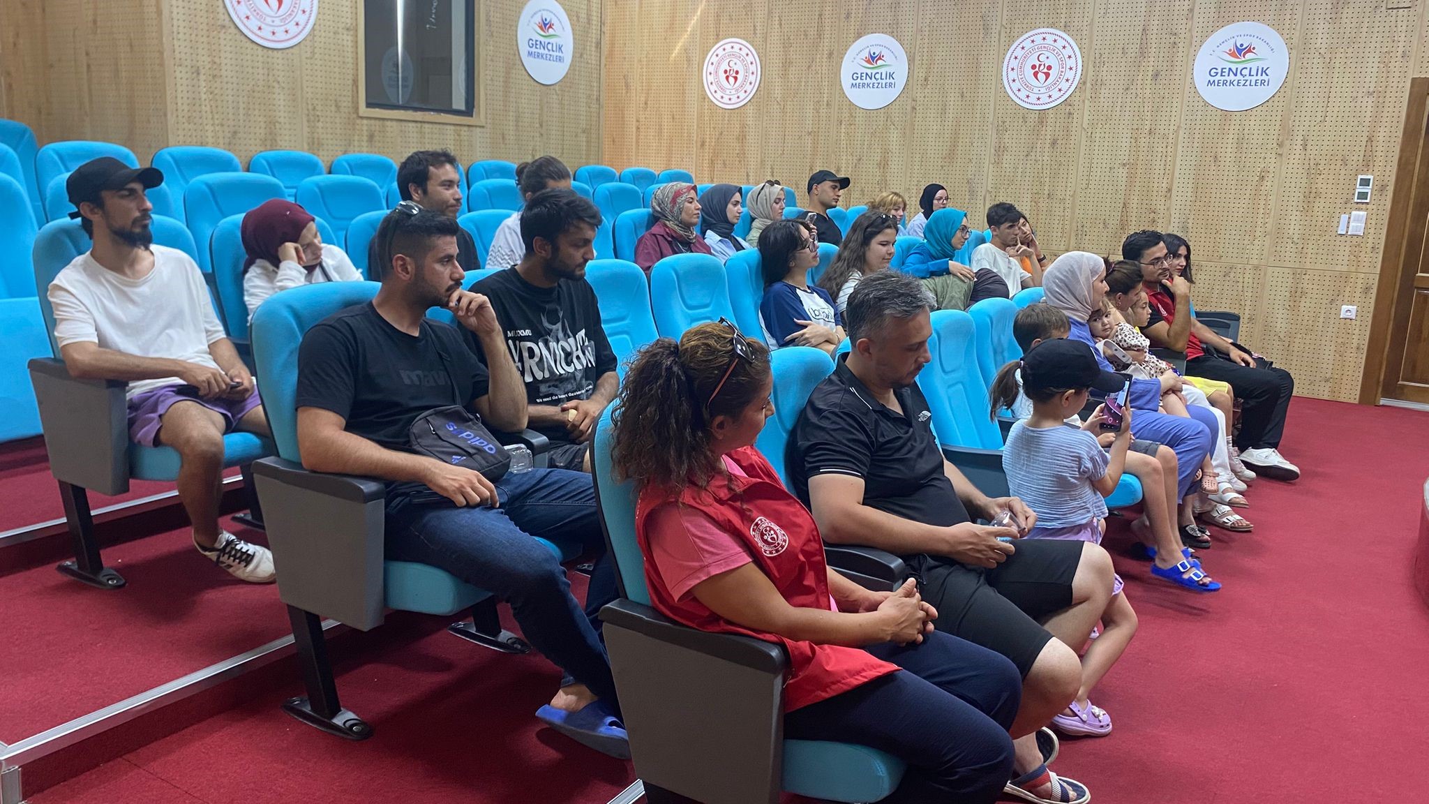 Gençler, Sahillerde Kıyı Temizliği Yaptı (4)