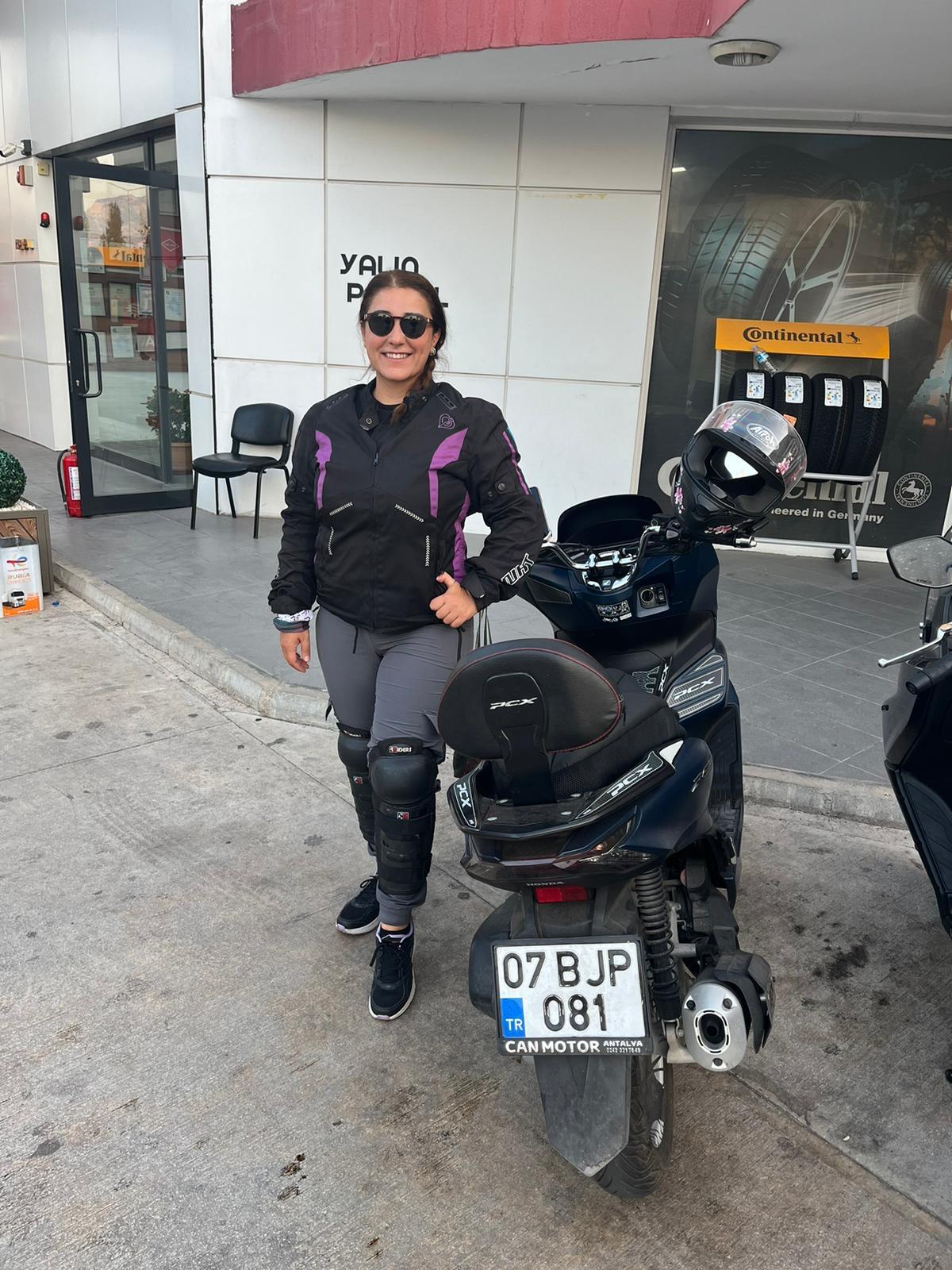 Kadın Sürücü Motosiklet