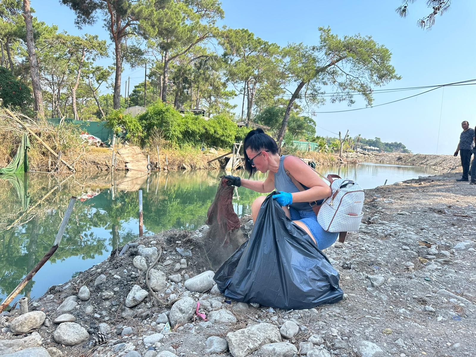 Kemer’de Yaşayan Yabancı Uyruklu Kadınlarla Temizlik Faaliyeti (2)