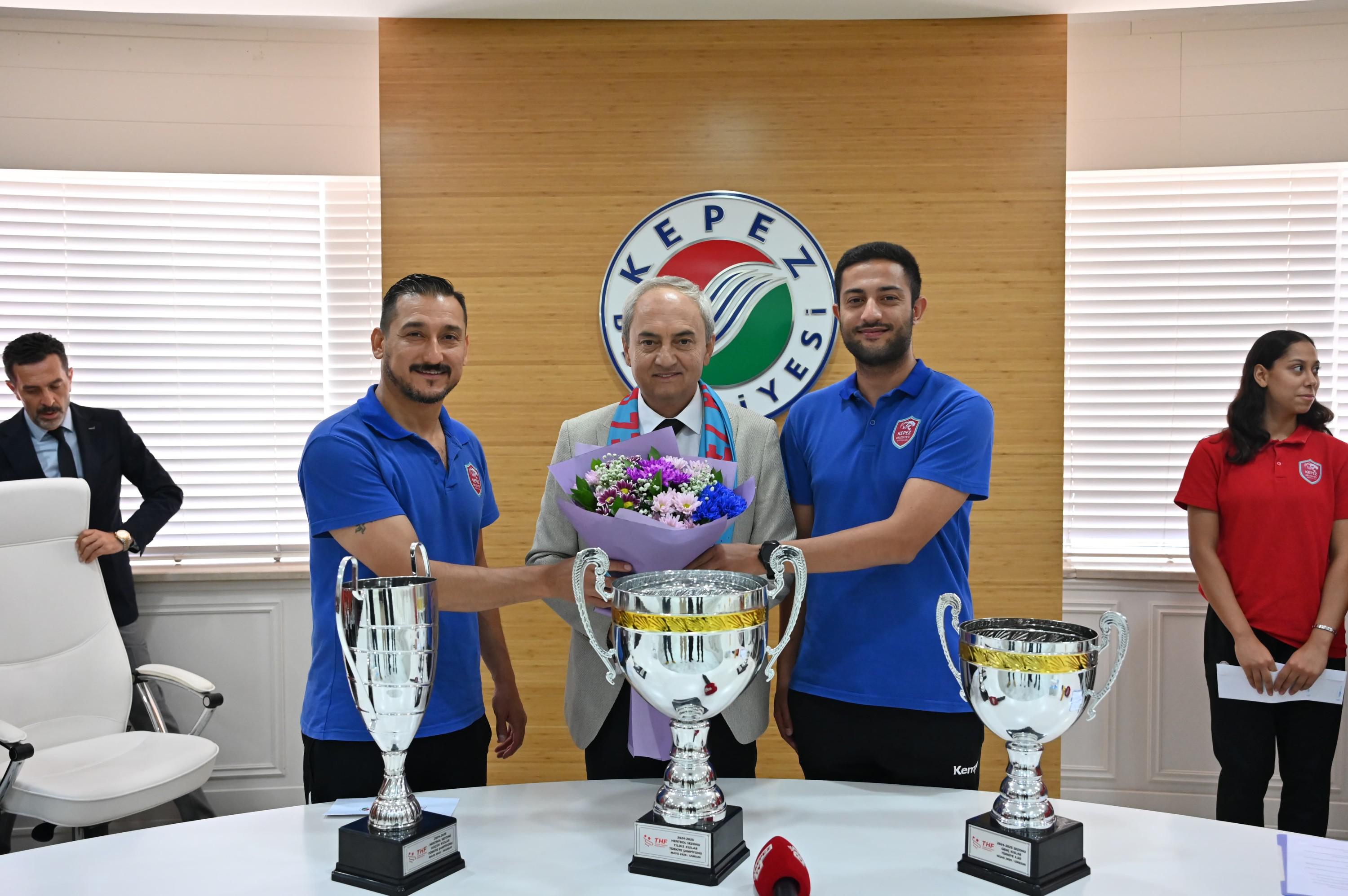 Kocagoz, Turkiyenin Hentbol Yildizlarini Agirladi 7
