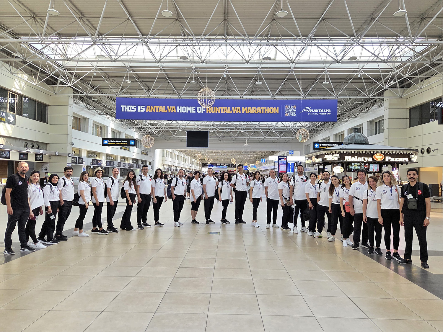 Konyaalti Beledi̇yesi̇ Uluslararasi Arenada Yarişacak (1)