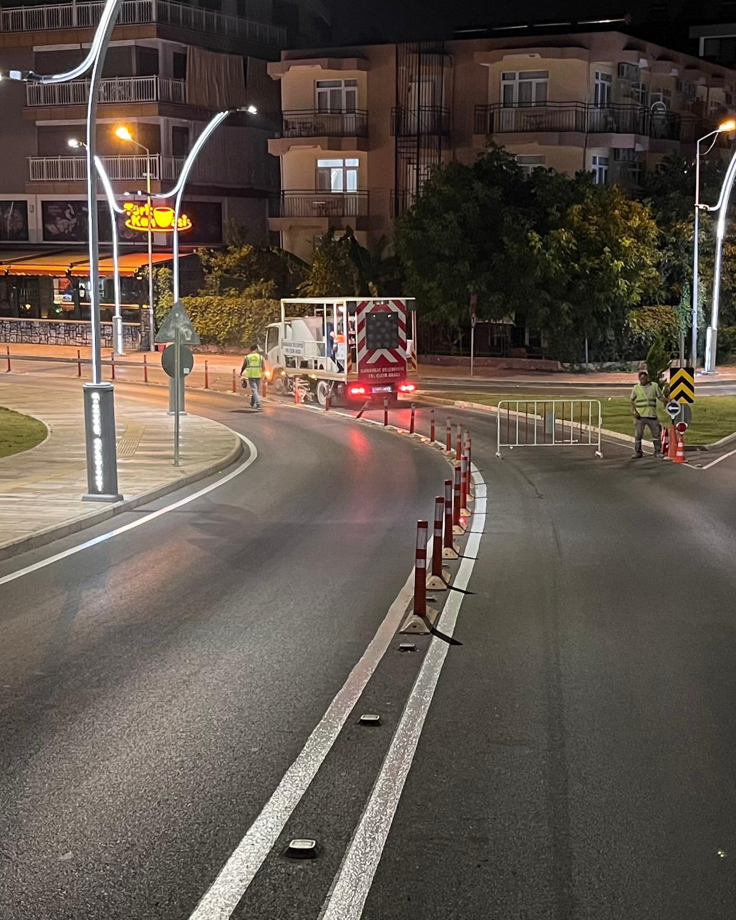 Manavgat’ta Yol Çizgisi Çalışmaları Sürüyor (2)