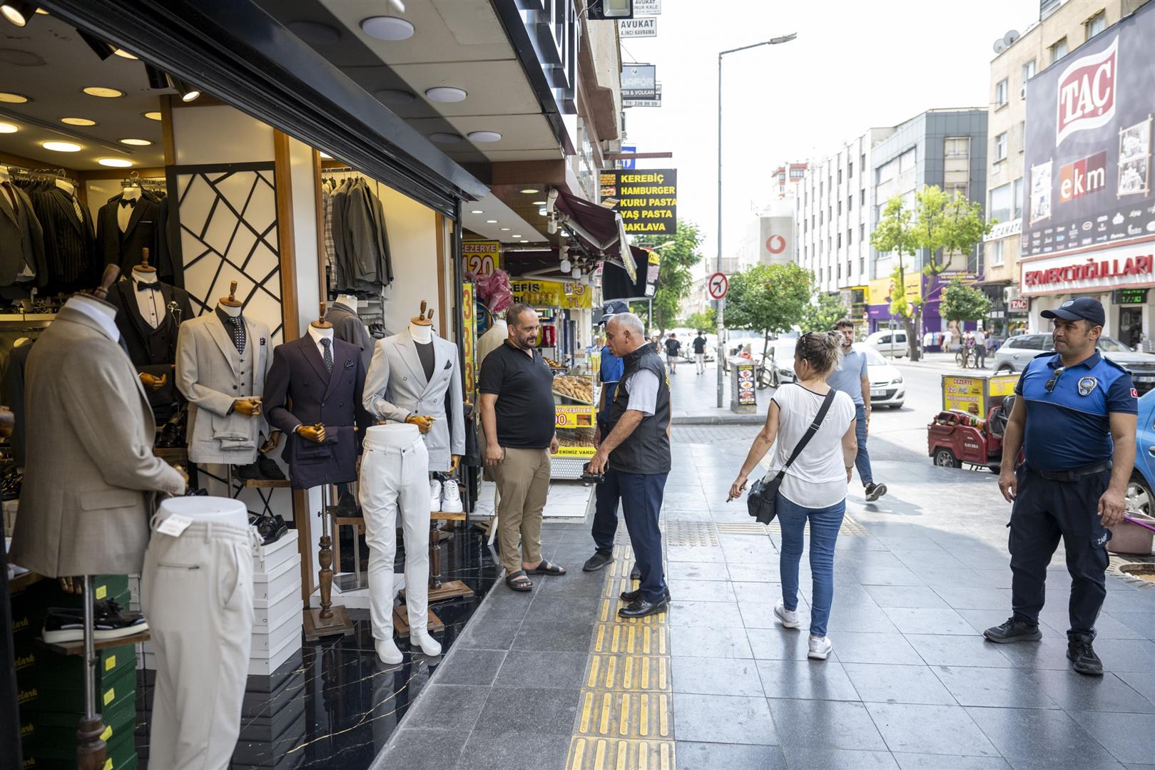 Mersin'de Kaldırım Ve Yol Işgaline Geçit Verilmiyor (1) (Large)