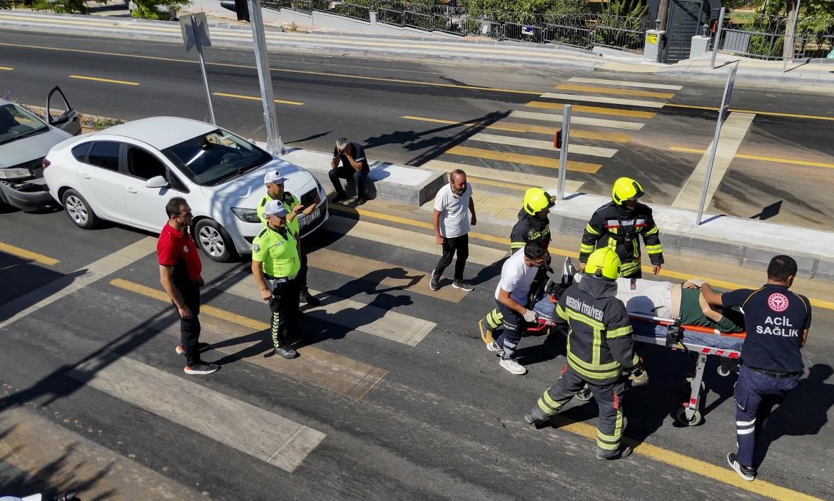 Mersin’de Trafik Tatbikatı Gerçeği Aratmadı, Vatandaşlar Kazayı Gerçek Sandı (1)
