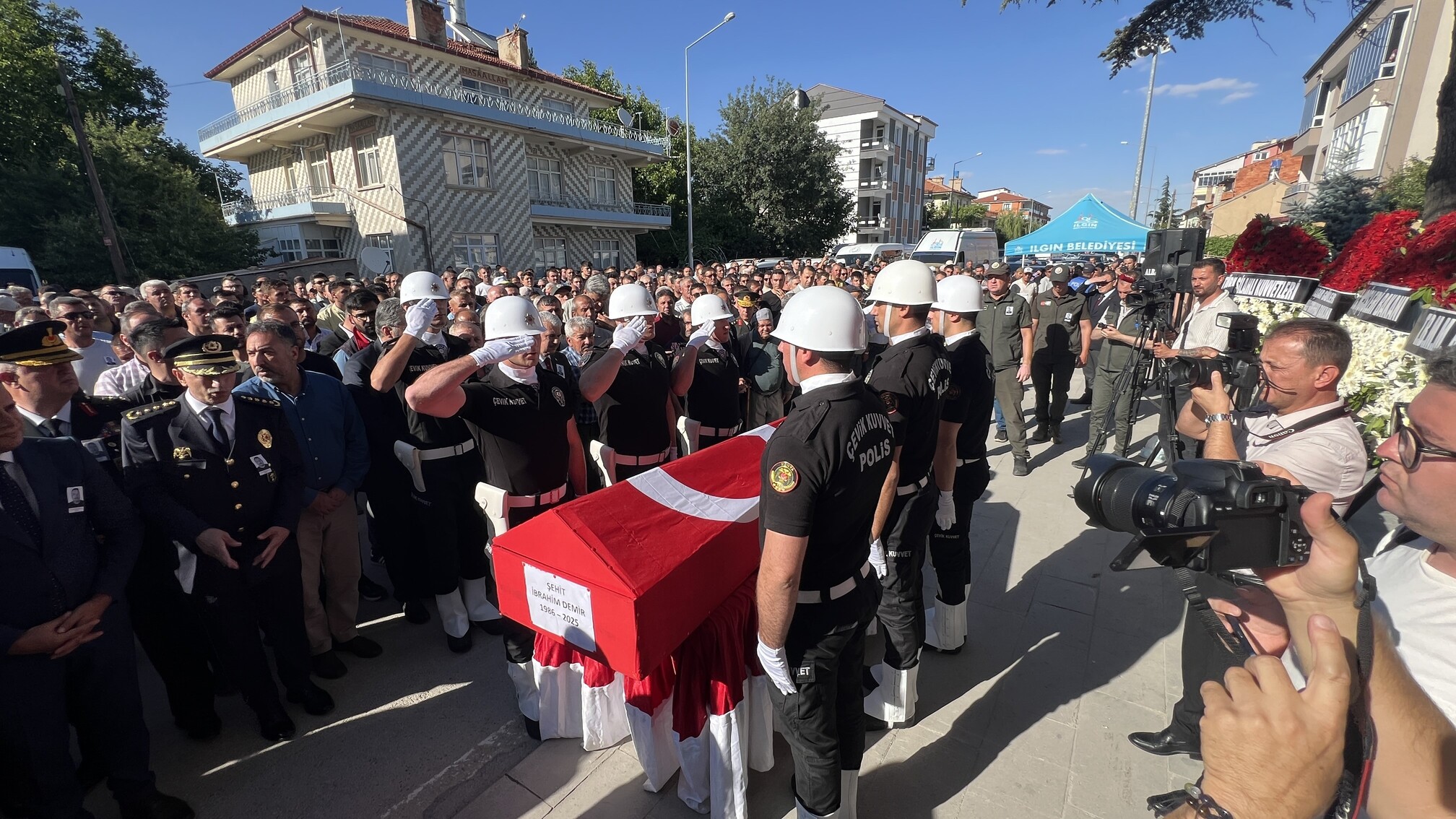 Orman Yanginlarinda Hayatini Kaybeden Orman Iscisi Son Yolculuguna Ugurlandi (1)