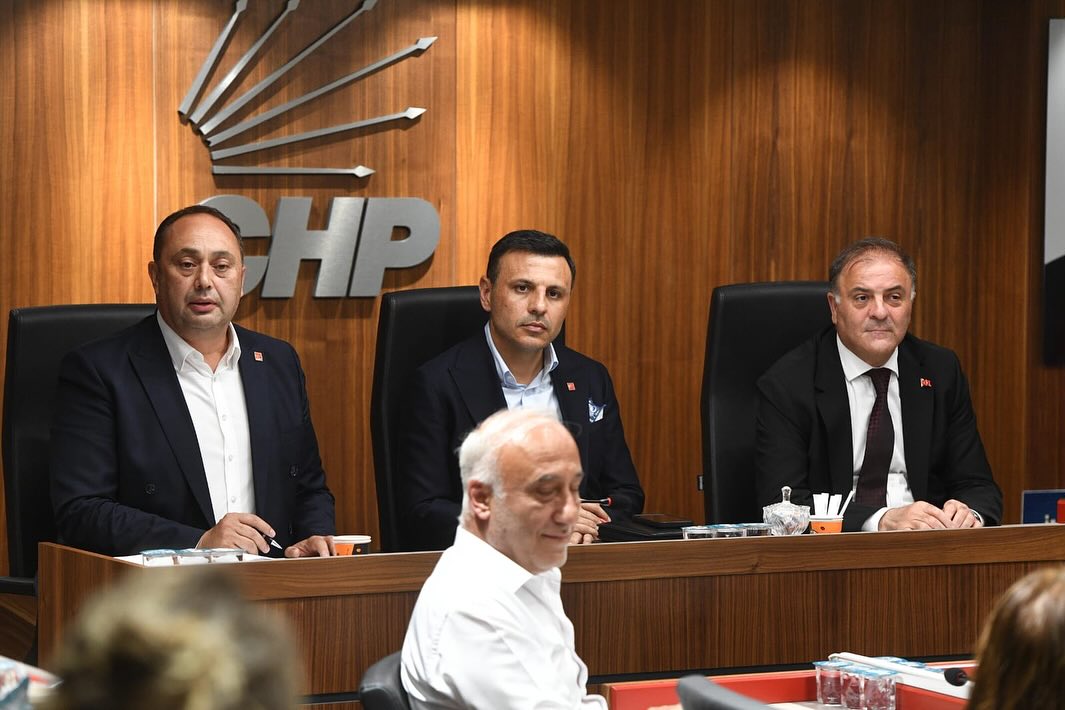 Özgür Çelik Evli Mi 3