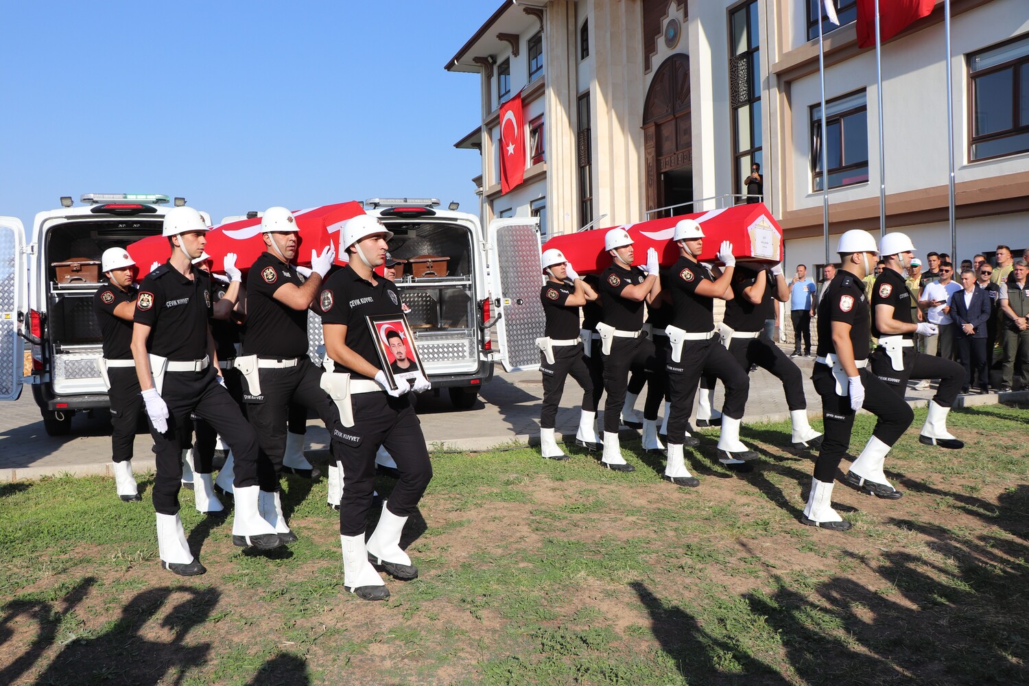 Sehit Orman Iscileri Icin Toren Duzenlendi (3)